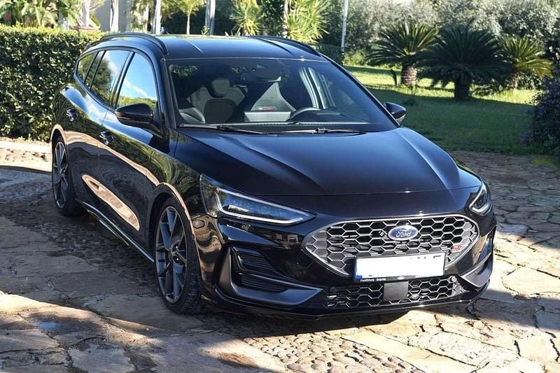 Usata Ford Focus ST 280 CV (205 kW) 2024 Nero Station wagon