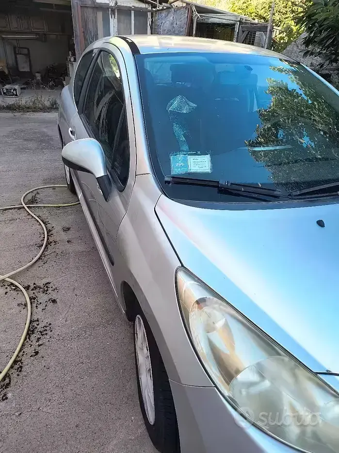 Usata Peugeot 207 73 CV (53 kW) 2011 Grigio Berlina