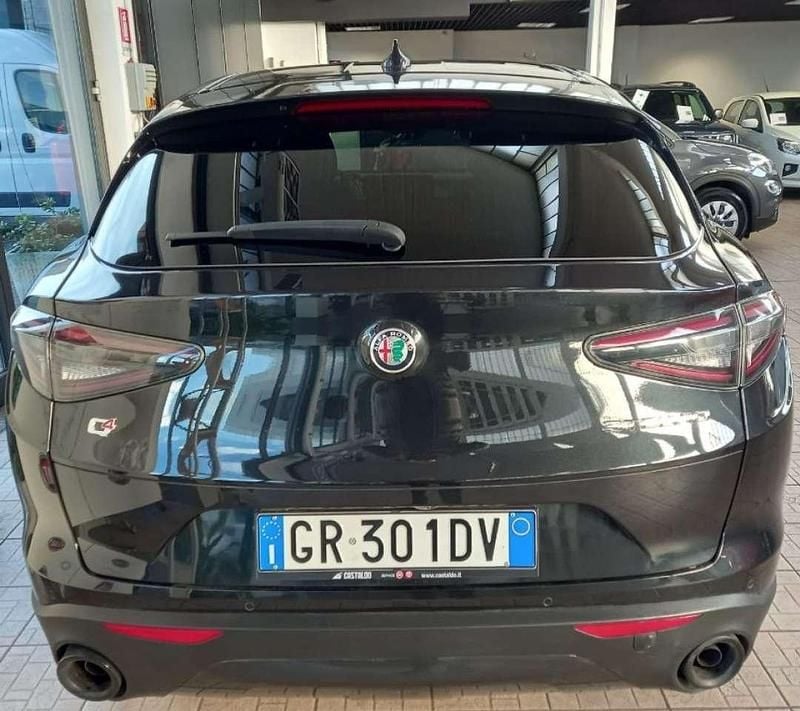 Usata Alfa Romeo Stelvio Sprint 210 CV (154 kW) 2023 Nero SUV