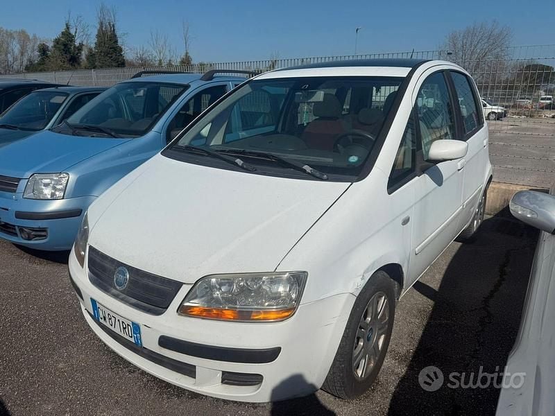 Usata Fiat Idea 101 CV (74 kW) 2005 Bianco Monovolume
