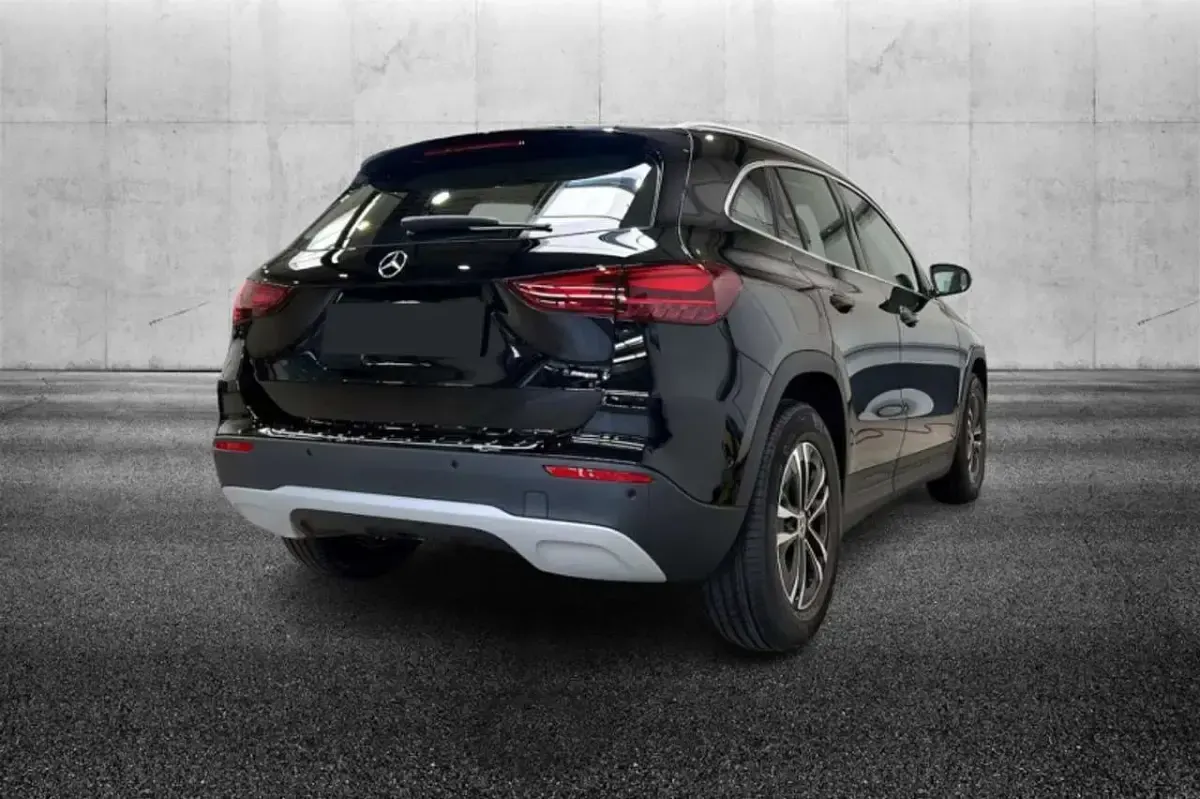 Usata Mercedes GLA200 Advanced Plus 150 CV (110 kW) 2025 Nero SUV