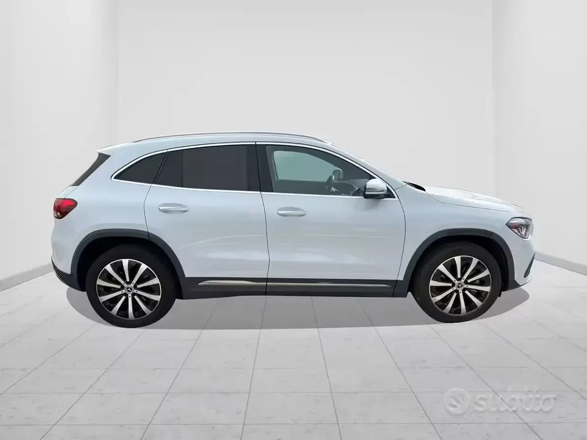 Usata Mercedes GLA250 224 CV (164 kW) 2021 Bianco SUV