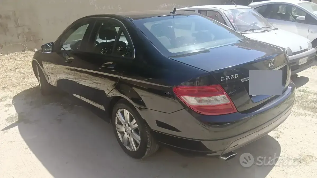 Usata Mercedes C220 170 CV (125 kW) 2009 Nero Berlina