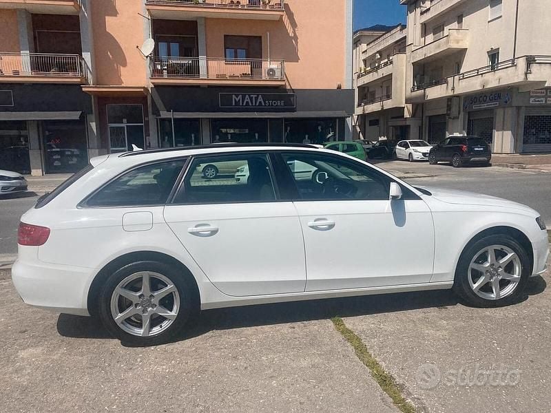 Usata Audi A4 143 CV (105 kW) 2012 Bianco Station wagon