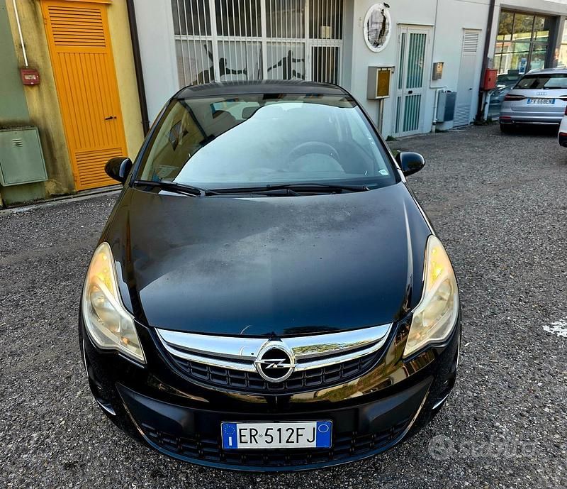 Usata Opel Corsa Edition 85 CV (62 kW) 2013 Nero Utilitaria