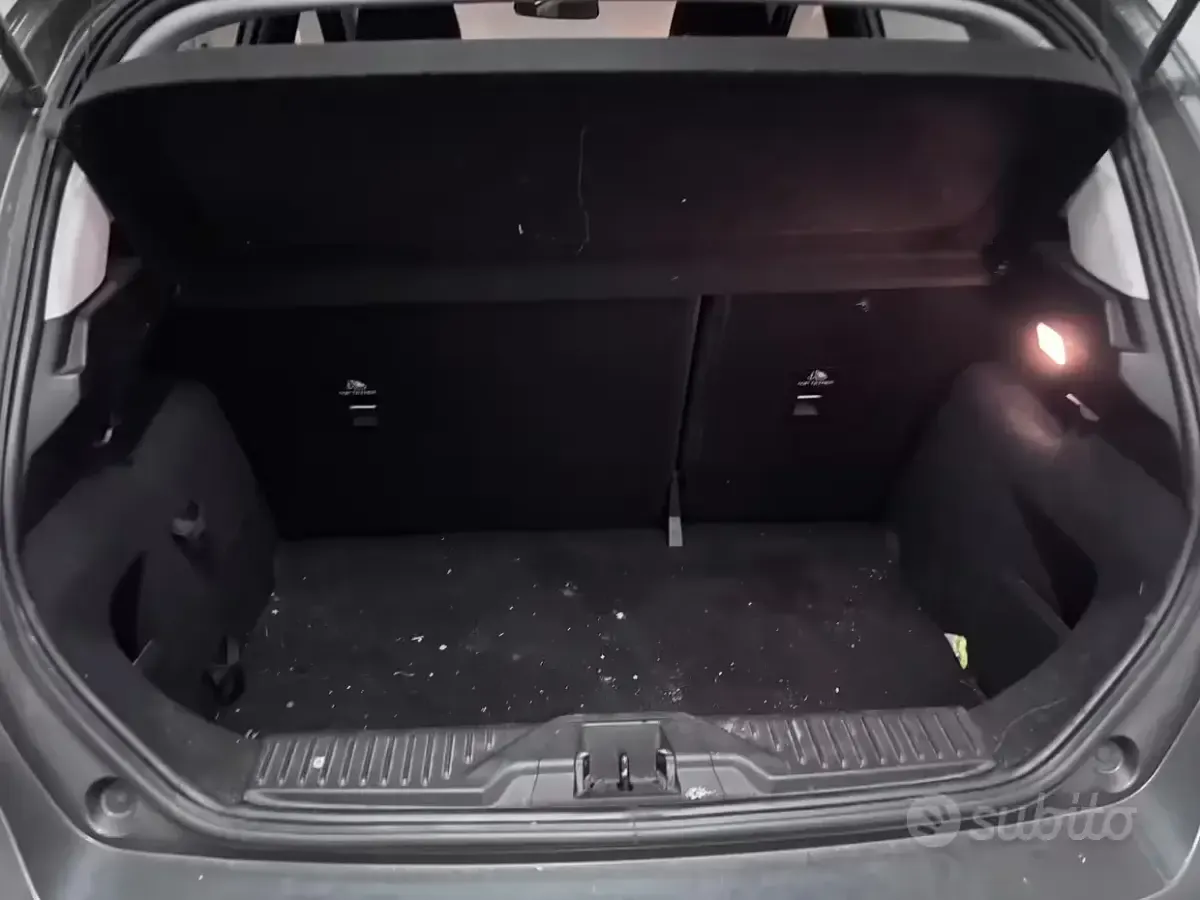 Usata Ford Fiesta 86 CV (63 kW) 2018 Grigio Utilitaria