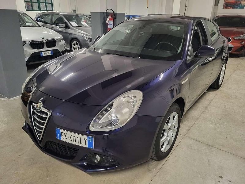 Blu Usata 2011 Alfa Romeo Giulietta Progression Tre volumi | 8990 € (Cara) - Immagine 1/4