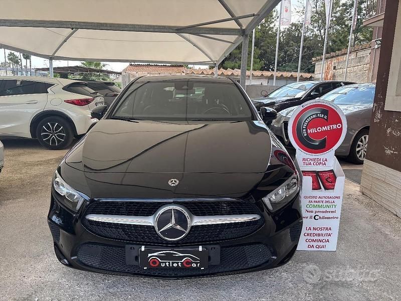 Usata Mercedes A180 116 CV (85 kW) 2019 Nero Berlina