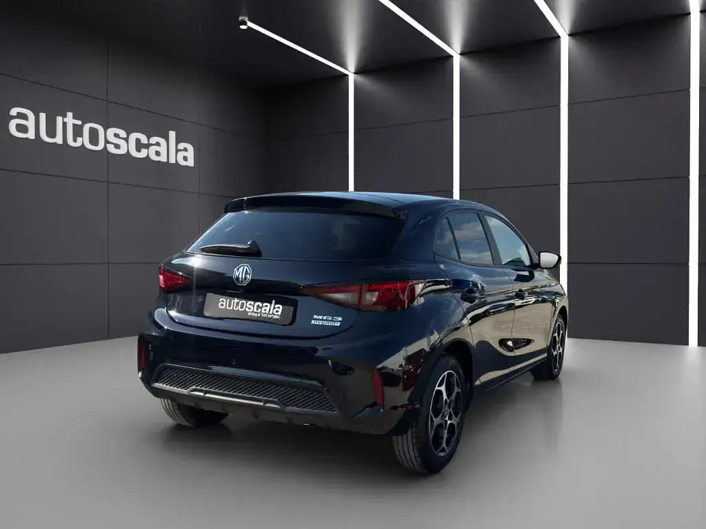 Nuevo MG MG3 Luxury 102 CV (75 kW) 2026 Gris Utilitario