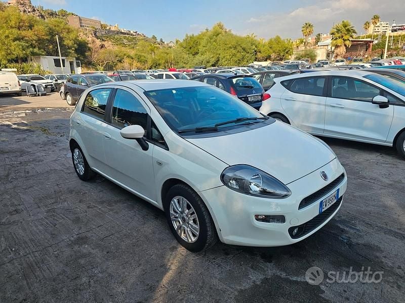 Usata Fiat Punto Evo 74 CV (54 kW) 2014 Bianco Utilitaria