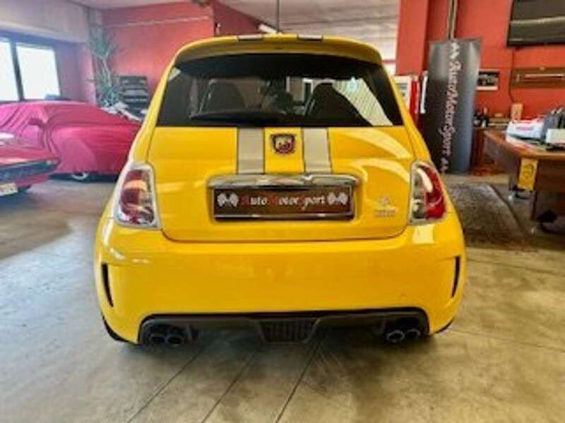 Usata Abarth 695 179 CV (131 kW) 2011 Giallo Utilitaria