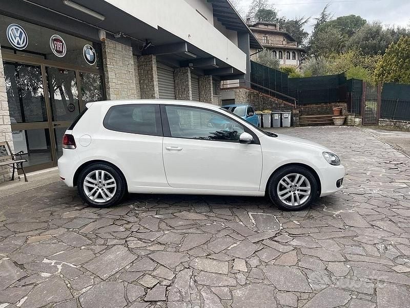 Usata VW Golf VI Highline 105 CV (77 kW) 2010 Bianco Utilitaria