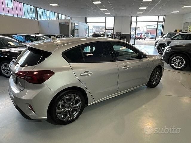 Usata Ford Focus ST 116 CV (85 kW) 2025 Grigio Berlina