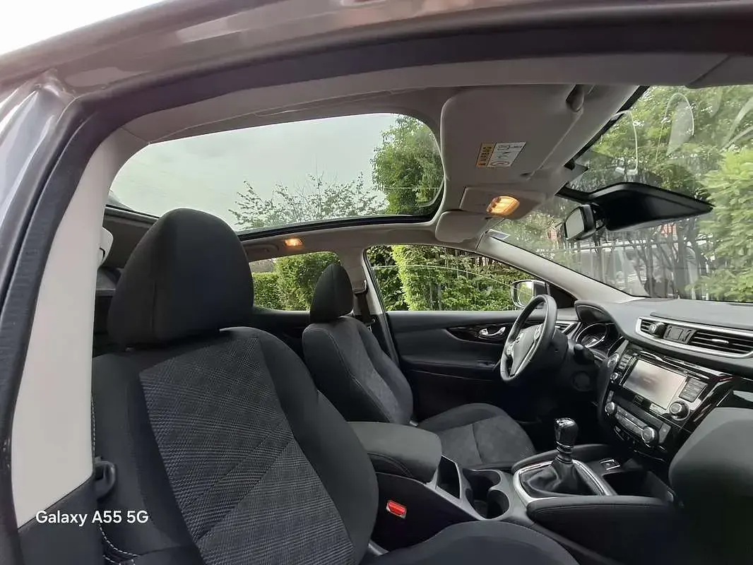 Usata Nissan Qashqai N-Connecta 131 CV (96 kW) 2016 Grigio SUV