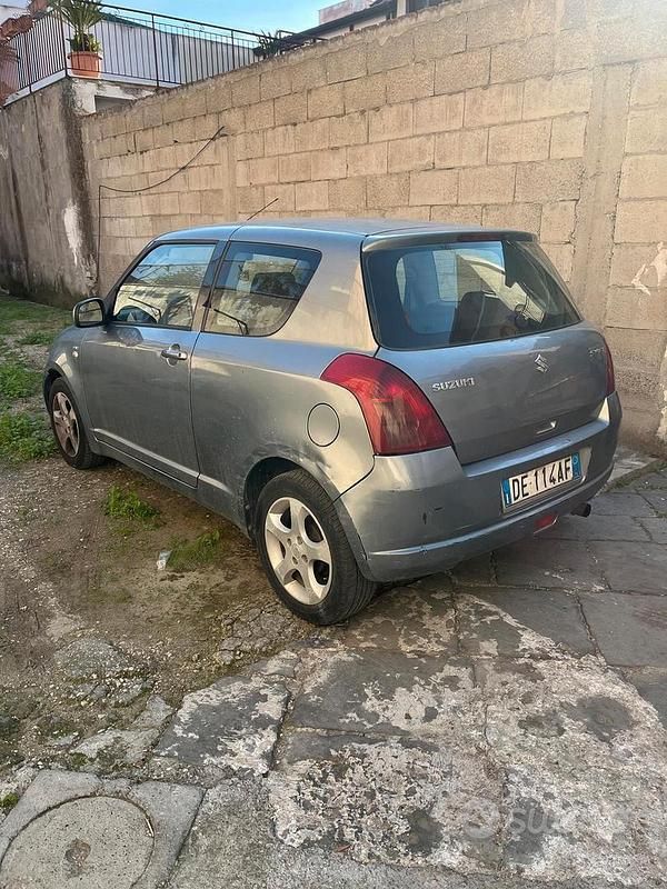 Usata Suzuki Swift 70 CV (51 kW) 2007 Grigio Utilitaria