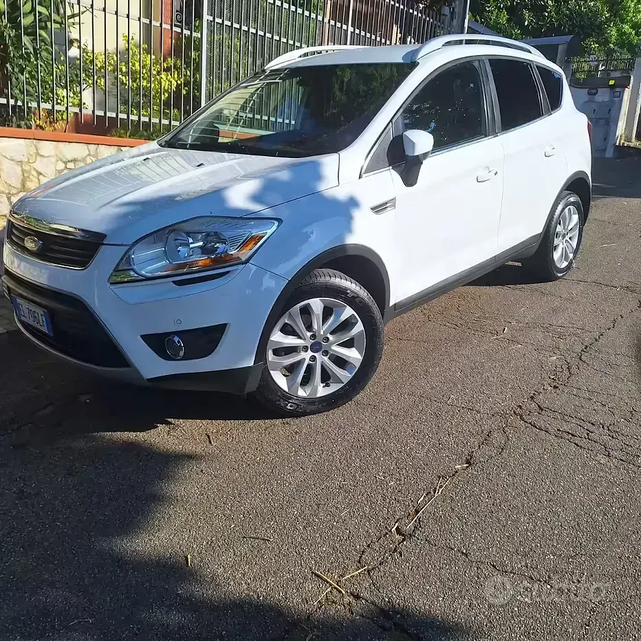 Usado Ford Kuga 163 CV (119 kW) 2012 Blanco SUV