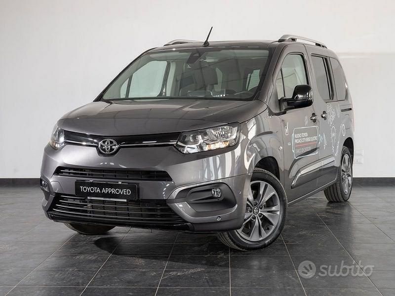 Usata Toyota Proace Verso City 100 kW (136 CV) 2022 Grigio Station wagon