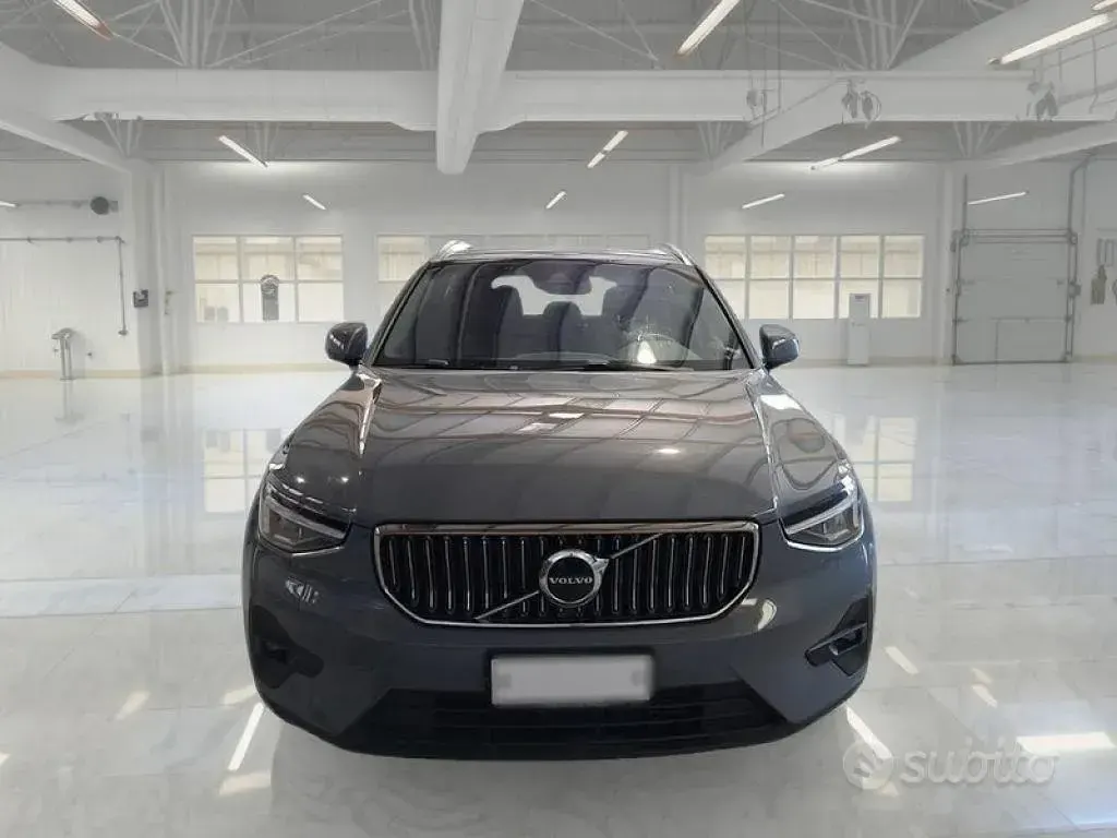 Usata Volvo XC40 Core 129 CV (94 kW) 2022 Grigio SUV