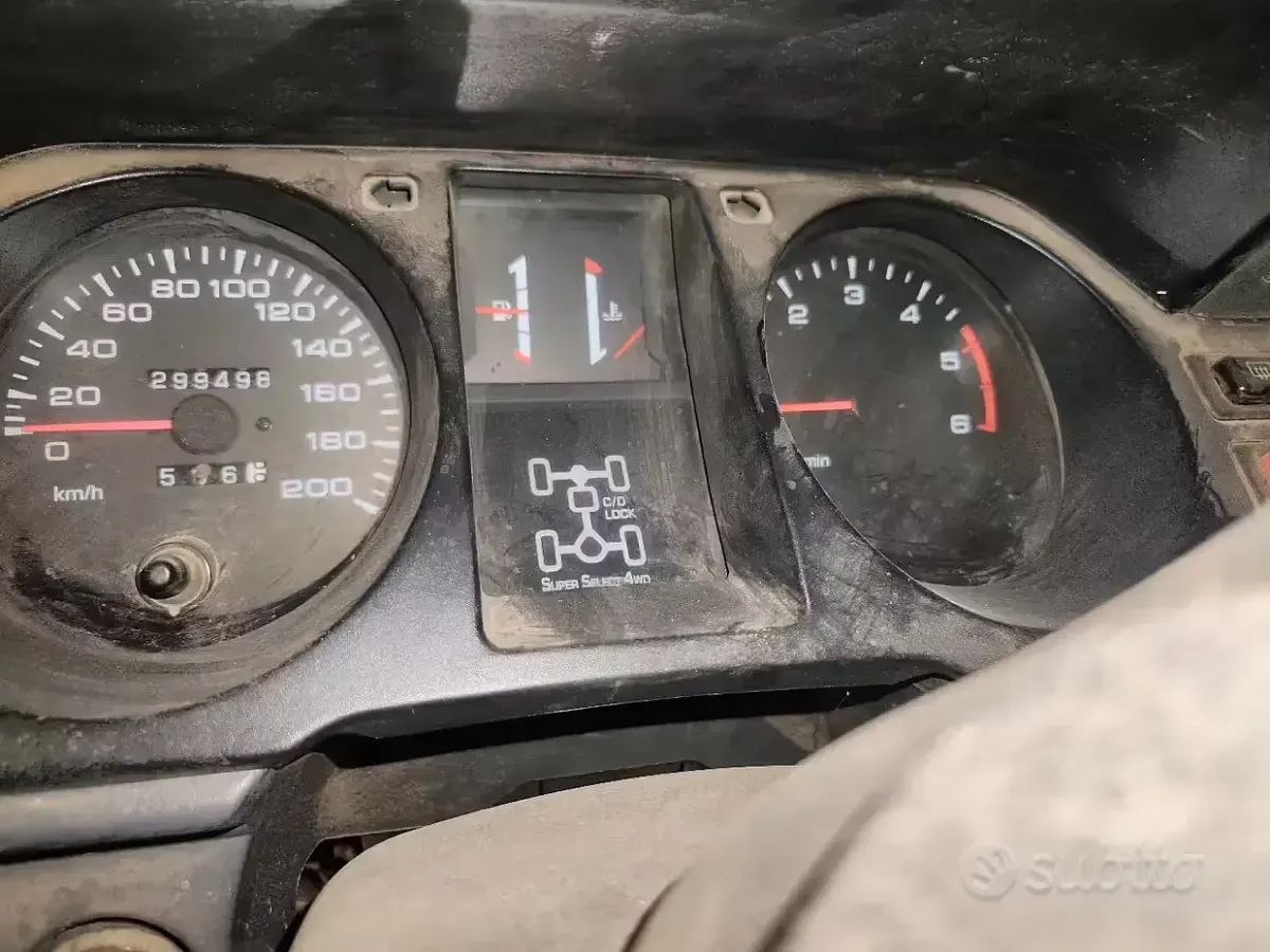 Usata Mitsubishi Pajero 100 CV (73 kW) 1996 Grigio SUV