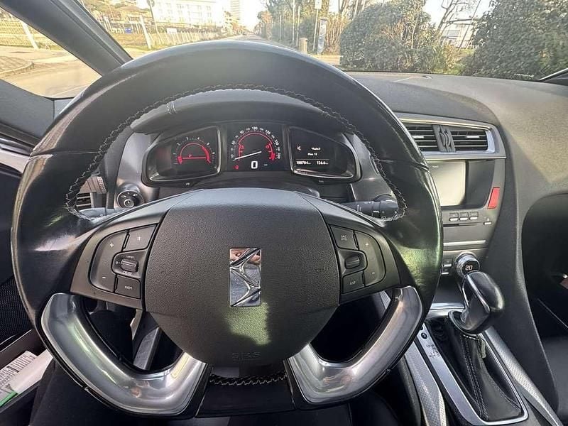 Usata DS Automobiles DS5 Sport Chic 181 CV (133 kW) 2015 Bianco Utilitaria