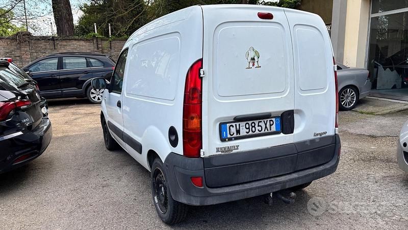 Usata Renault Kangoo 84 CV (61 kW) 2005 Bianco Monovolume