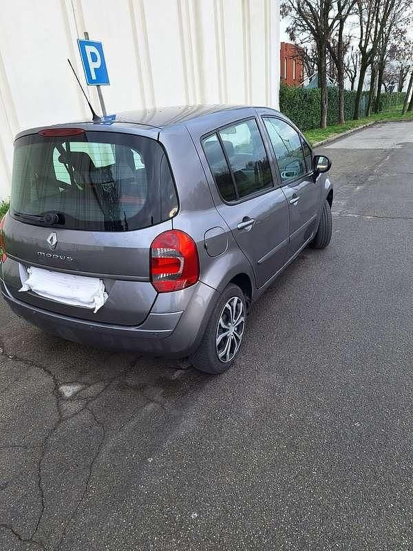 Usata Renault Modus Expression 75 CV (55 kW) 2012 Grigio Monovolume