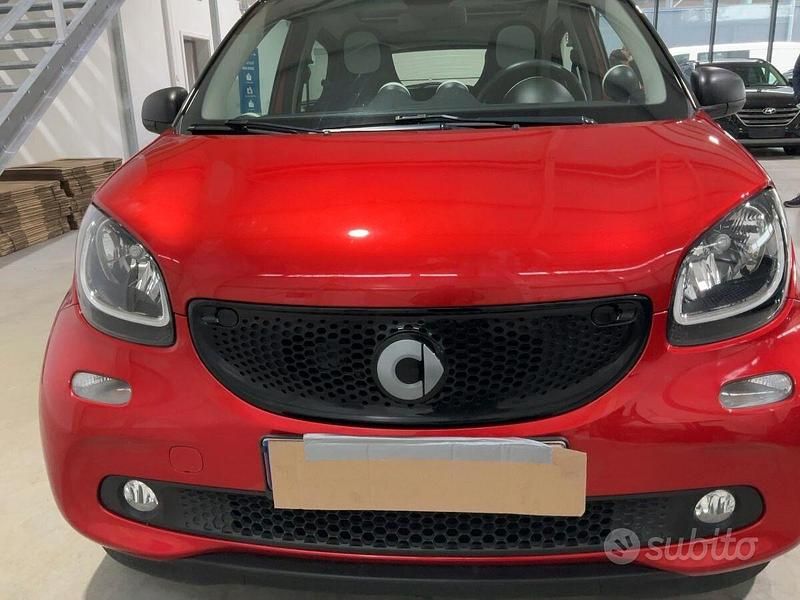 Usata Smart ForFour Passion 90 CV (66 kW) 2017 Rosso Utilitaria