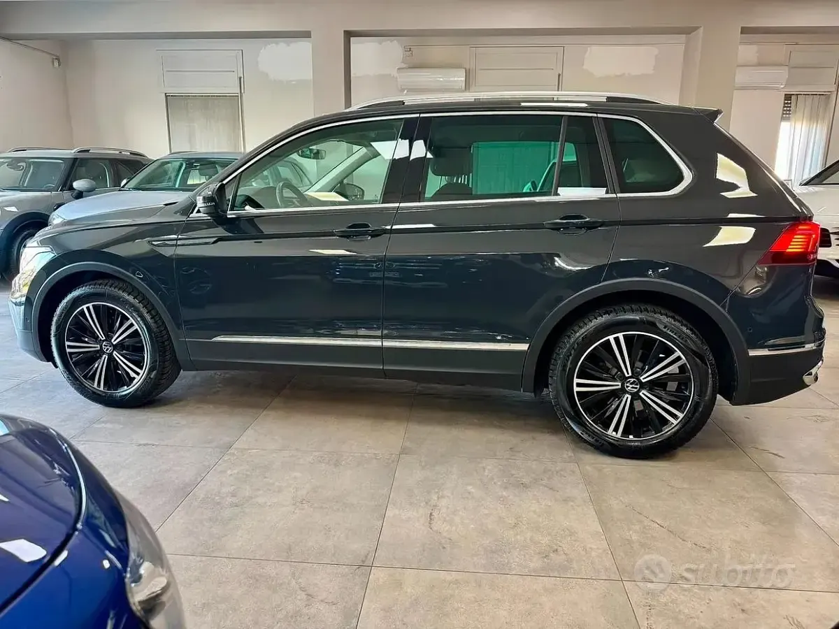 Usata VW Tiguan Elegance 150 CV (110 kW) 2023 Grigio SUV