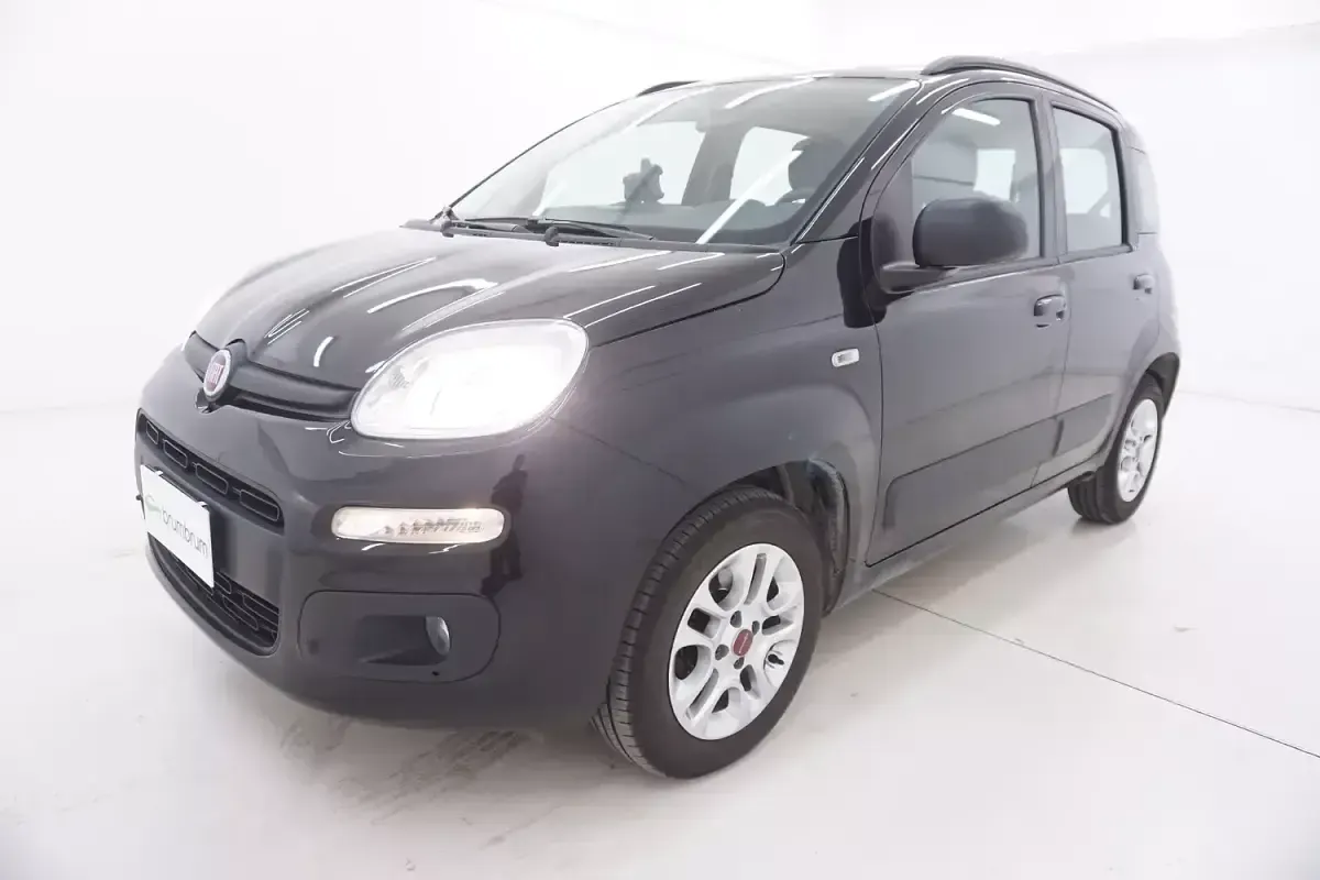 Usata Fiat Panda Lounge 69 CV (50 kW) 2021 Neronero Utilitaria