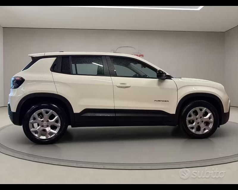 Usata Jeep Avenger Altitude 101 CV (74 kW) 2024 Bianco met SUV