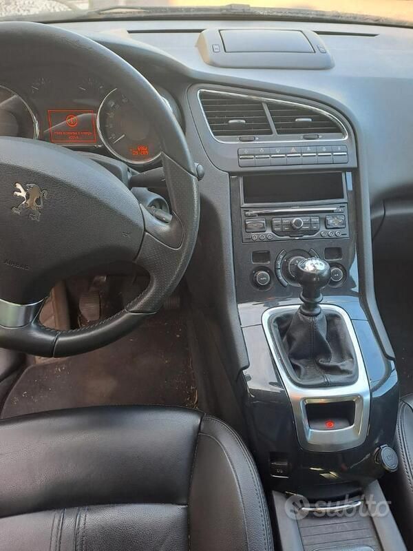 Usata Peugeot 5008 156 CV (114 kW) 2010 Grigio Monovolume