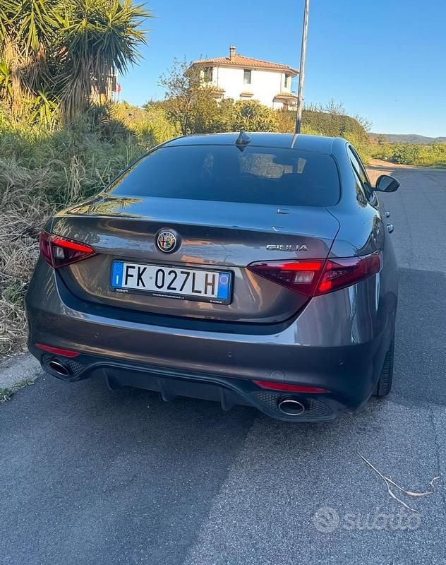 Usata Alfa Romeo Giulia Business 150 CV (110 kW) 2017 Grigio Berlina
