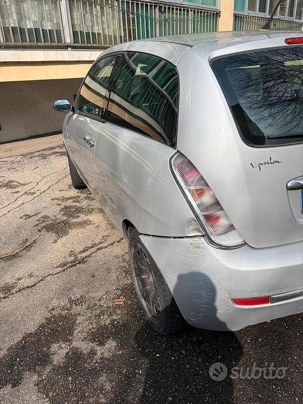Usata Lancia Ypsilon 60 CV (44 kW) 2009 Grigio Utilitaria