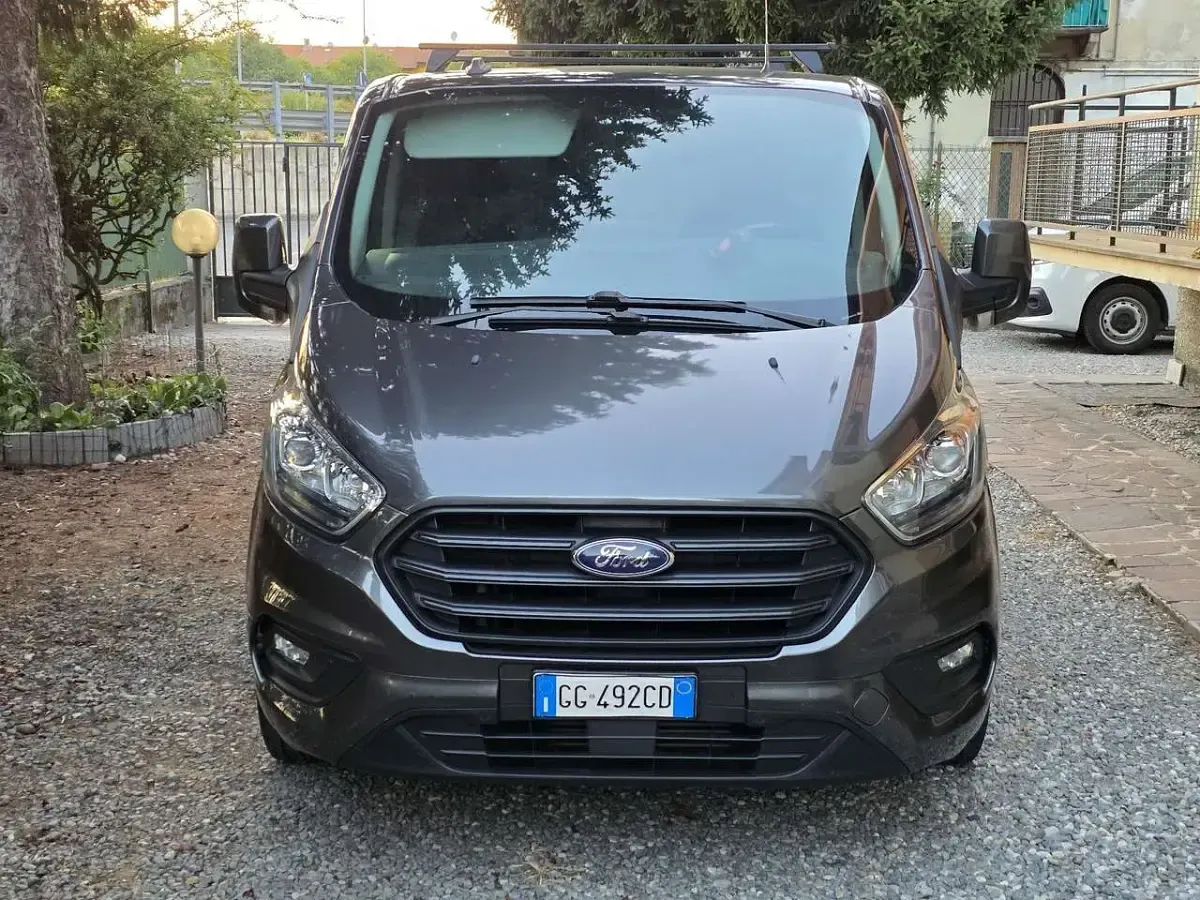 Usata Ford Transit Custom Titanium 131 CV (96 kW) 2021 Grigio Furgone