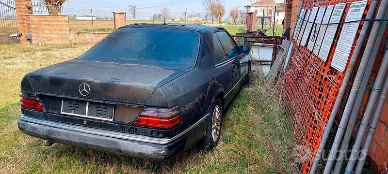 Usata Mercedes 200 118 CV (86 kW) 1992 Nero Coupé