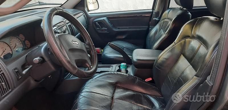 Usata Jeep Grand Cherokee 163 CV (119 kW) 2005 Grigio SUV