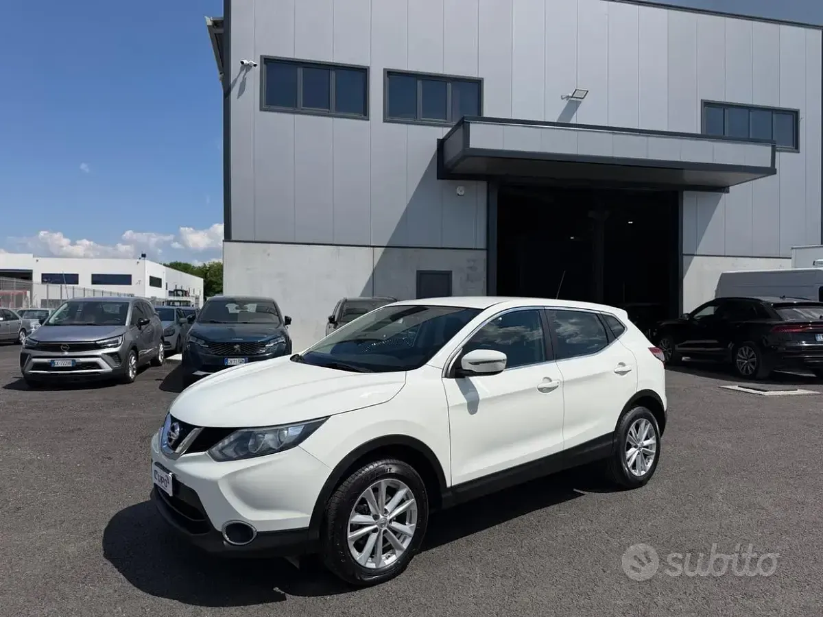 Usata Nissan Qashqai Acenta 110 CV (80 kW) 2017 Bianco SUV