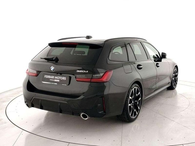 Usata BMW 320 M Sport 190 CV (139 kW) 2025 Black sapphire metalizzato Station wagon