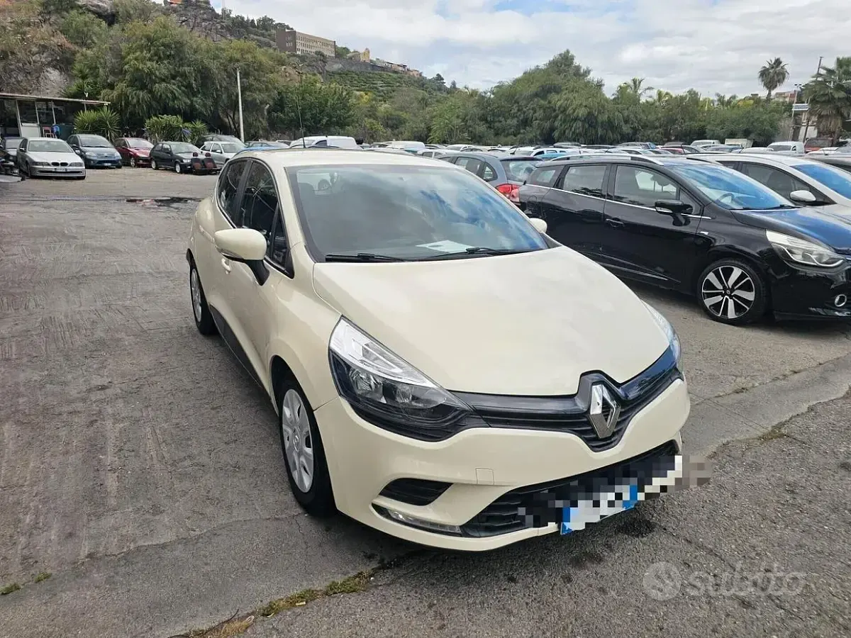 Usata Renault Clio IV Life 75 CV (55 kW) 2018 Beige Berlina