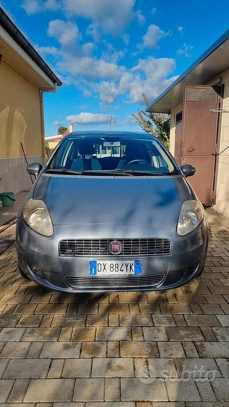 Usata Fiat Grande Punto Dynamic 90 CV (66 kW) 2009 Grigio Utilitaria