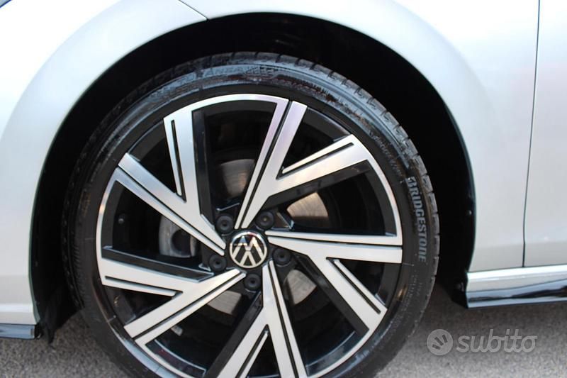 Usata VW Golf VIII R-line 150 CV (110 kW) 2020 Grigio Berlina