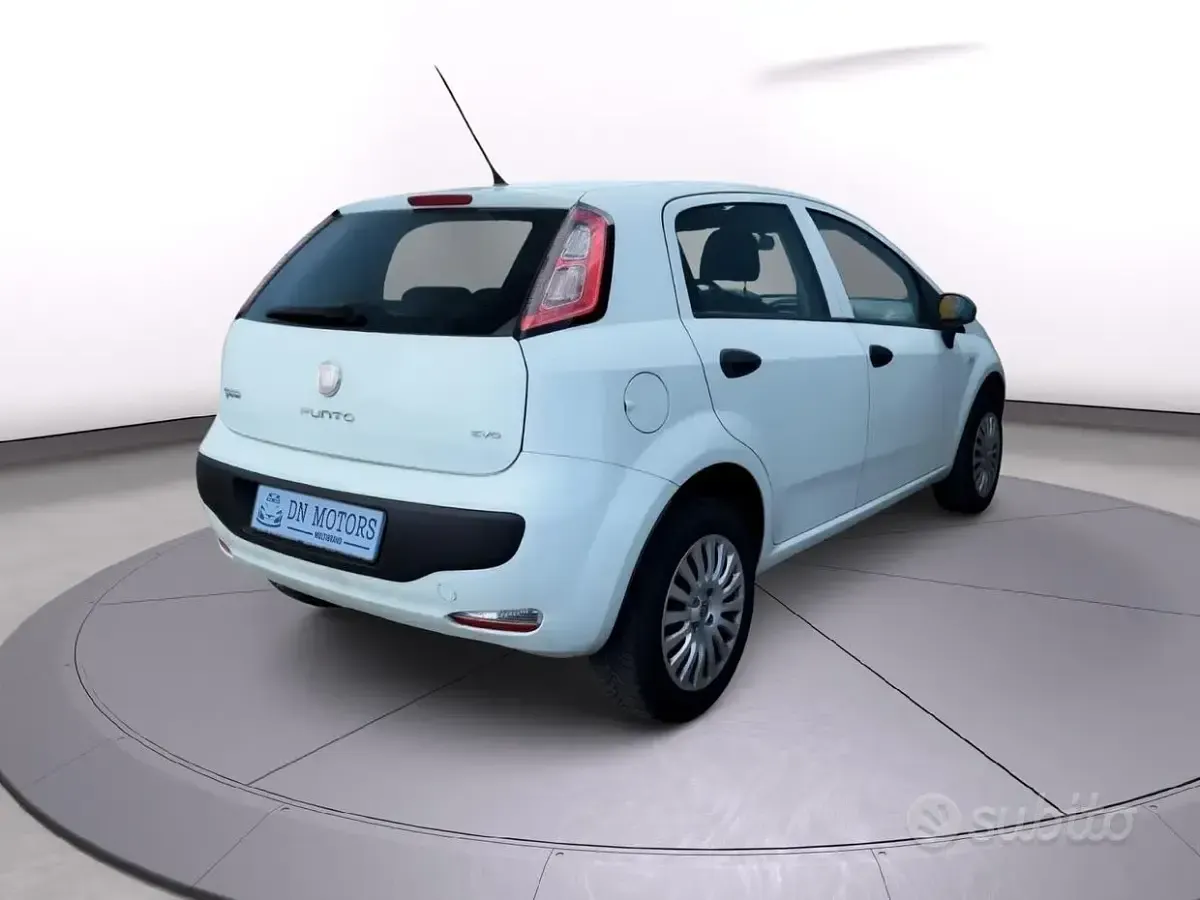 Usata Fiat Grande Punto 69 CV (50 kW) 2011 Bianco Utilitaria