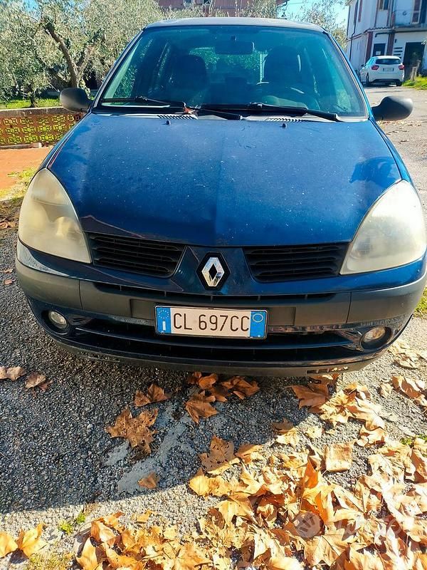 Usata Renault Clio II 54 CV (39 kW) 2004 Blu Berlina