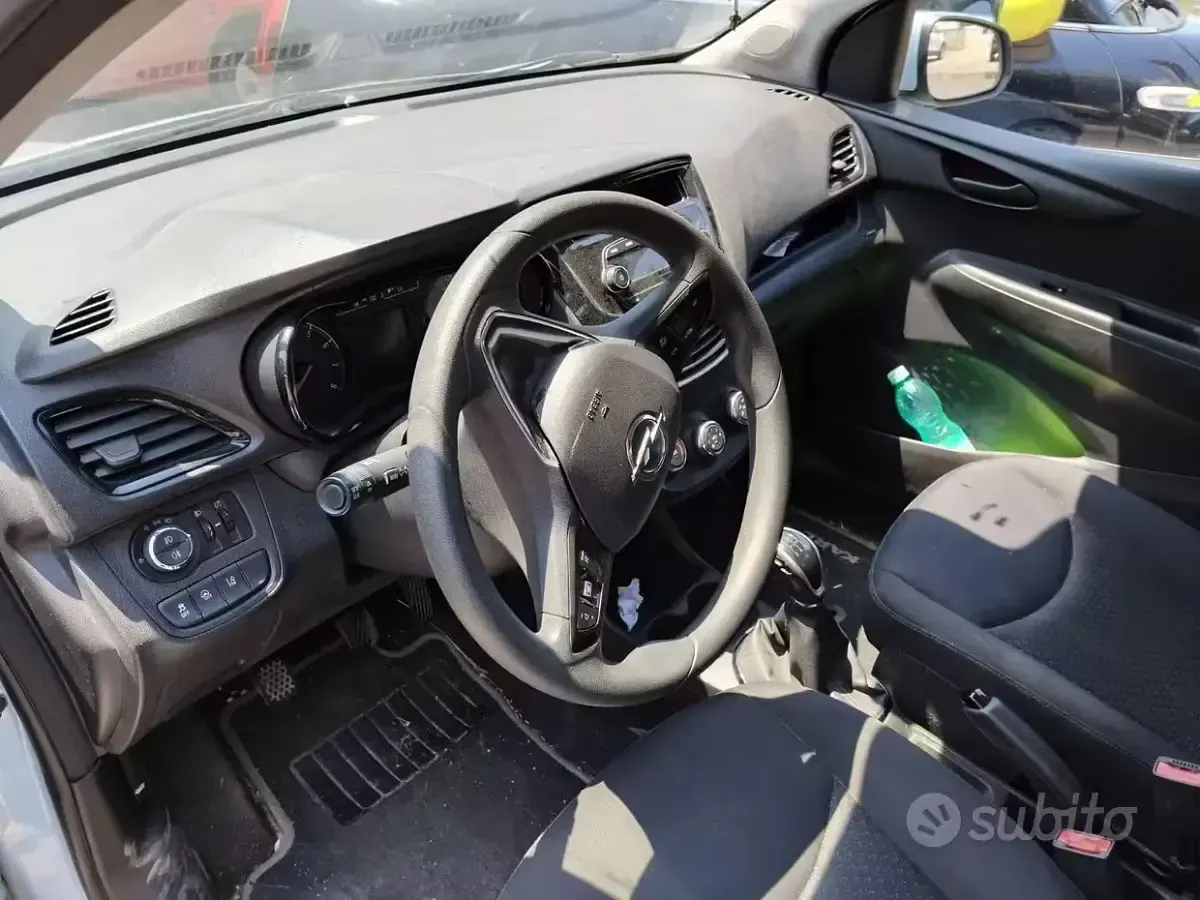 Usata Opel Karl 75 CV (55 kW) 2015 Bluazzurro Utilitaria