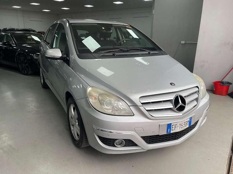 Usata Mercedes B180 116 CV (85 kW) 2010 Argento Monovolume