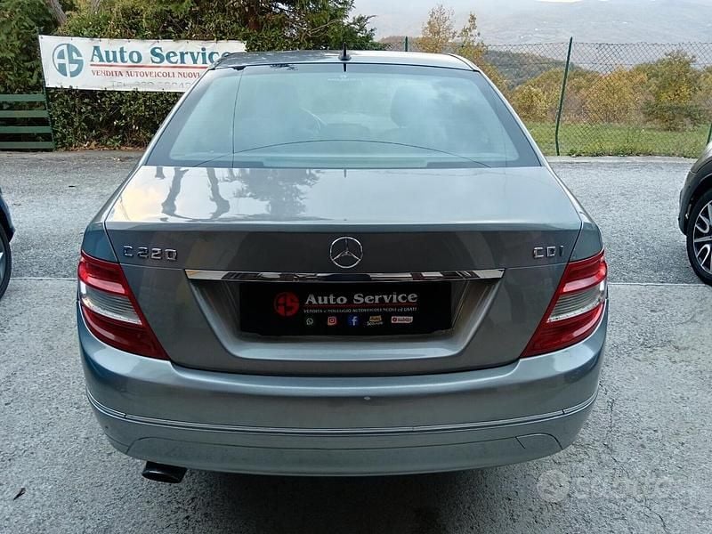 Usata Mercedes C220 Elegance 170 CV (125 kW) 2009 Grigio Berlina
