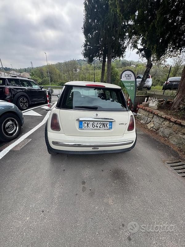 Usata Mini One D 75 CV (55 kW) 2004 Beige Utilitaria