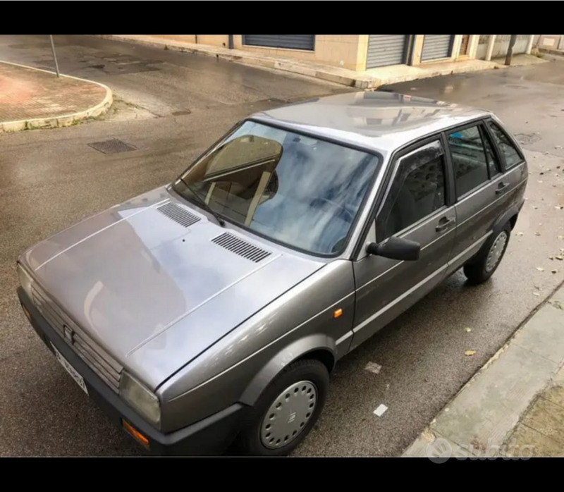 Usato 1988 Seat Ibiza Benzin (3.500 €)