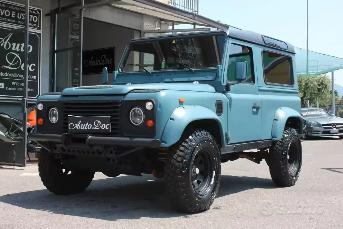 Usata Land Rover Defender 86 CV (63 kW) 1989 SUV