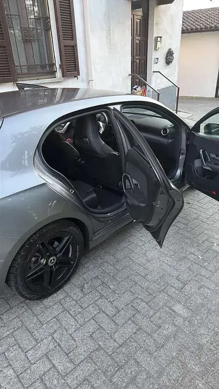 Usata Mercedes A180 Premium 109 CV (80 kW) 2018 Berlina
